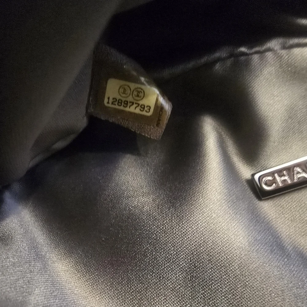 CHANEL "Rock In Moscow" Patent Vinyl Flap Bag - Picture 3 of 6